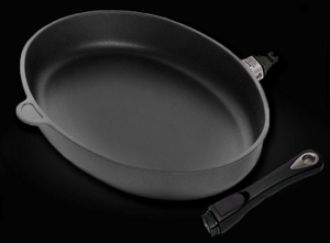 ماهیتابه بیضی کد ۴۱۲۷z با قطر ۲۷ در ۴۱ و ارتفاع ۵ سانتی‌متر مناسب سرخ کردن ماهی درسته با قابلیت قرار دادن در فر با درجه حرارت نامحدود