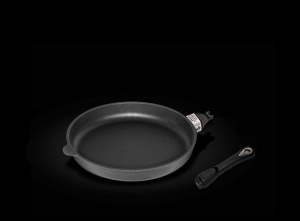 ماهیتابه دسته بازشو کد 520z با قطر 20 و ارتفاع 5 سانتی‌متر مناسب پخت نیمرو دو نفر با قابلیت قرار دادن در فر با درجه حرارت نامحدود