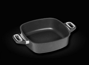 ماهیتابه قابلمه مربع کد E247 با اضلاع ۲۴ در ۲۴ و ارتفاع ۷ سانتی‌متر سایز دم دستی جهیزیه عروس با قابلیت قرار دادن در فر تا ۲۴۰ درجه سانتی گراد