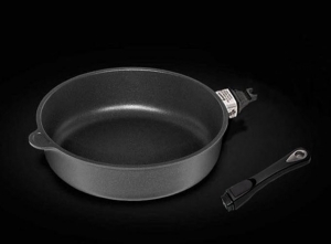ماهیتابه گود کد ۷۲۸z با قطر ۲۸ و ارتفاع ۷ سانتی‌متر مناسب سرخ کردن کدو و بادمجان با قابلیت قرار دادن در فر با درجه حرارت نامحدود